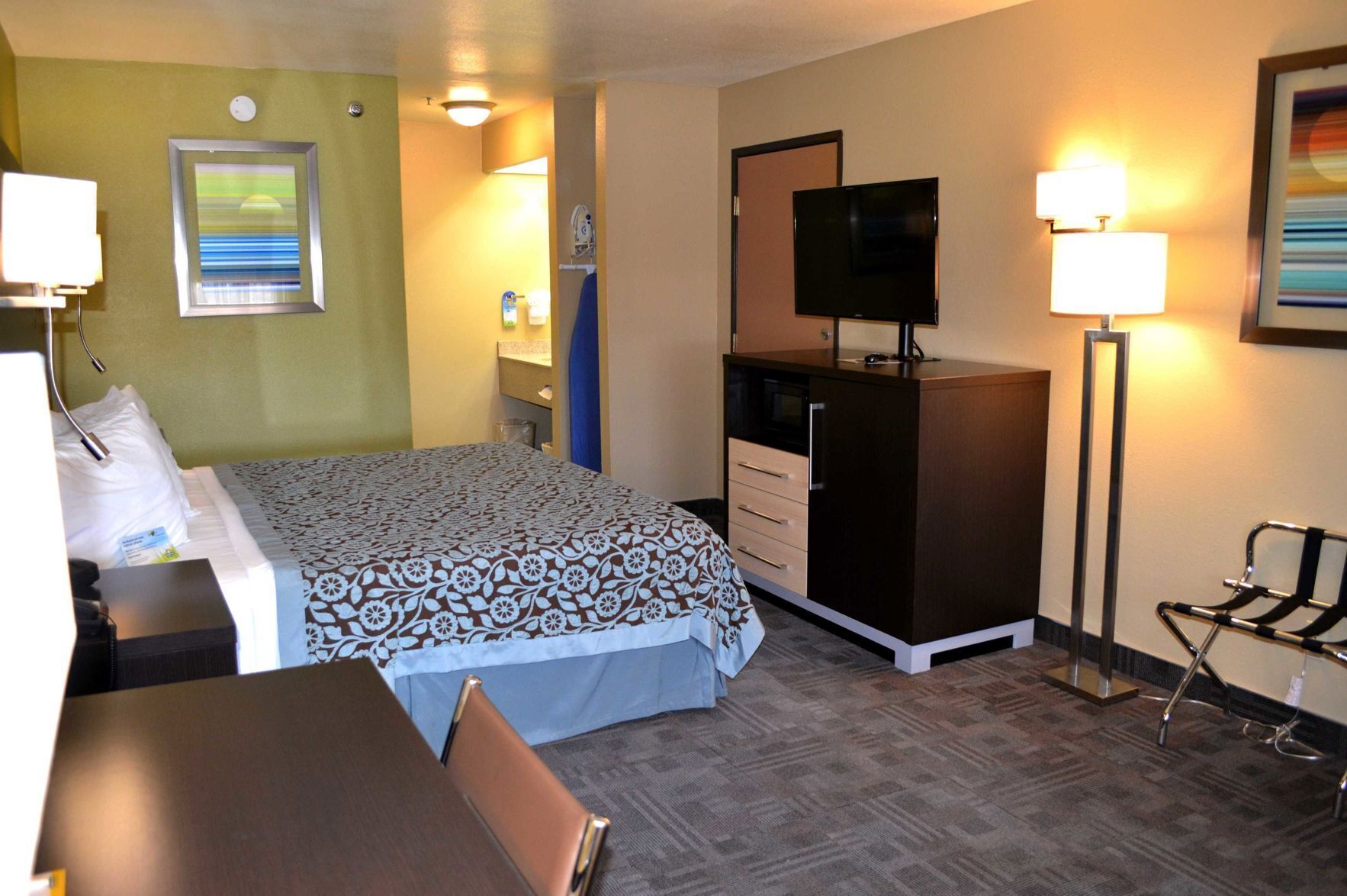 Blackout curtains, iron/ironing board, Internet, bed sheets