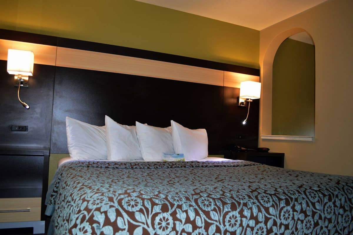 Blackout drapes, iron/ironing board, Internet, bed sheets
