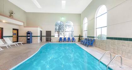 Days Inn by Wyndham Carlsbad