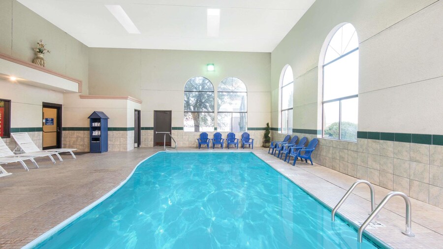 Days Inn by Wyndham Carlsbad