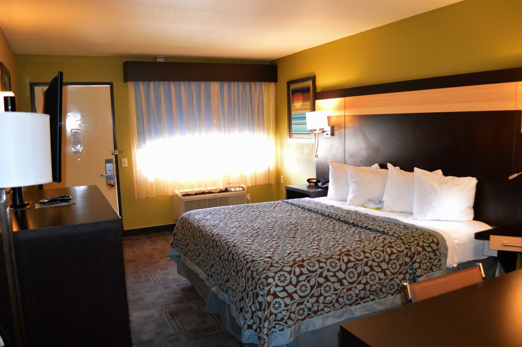 Blackout drapes, iron/ironing board, Internet, bed sheets