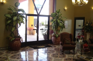 Lobby lounge