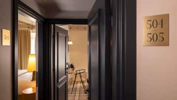 1 bedroom, premium bedding, in-room safe, desk