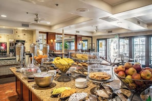 Tägliches inbegriffenes Frühstücksbuffet