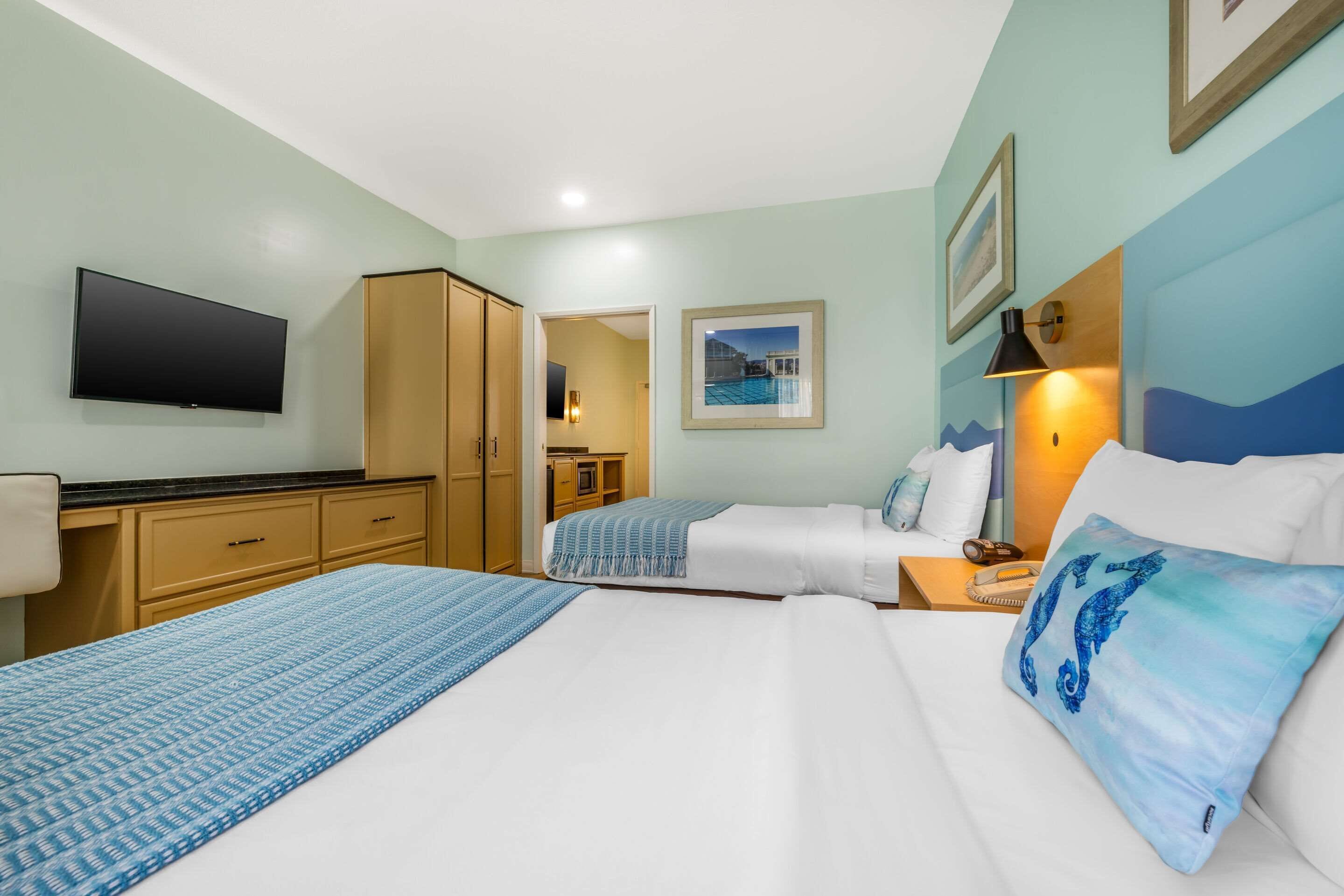 고급 침구, 객실 내 금고, 책상, 다리미/다리미판