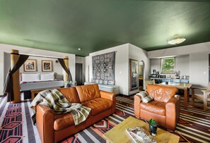 Desk, laptop workspace, iron/ironing board, free internet - Hotel Glorieta (Santa Fe)