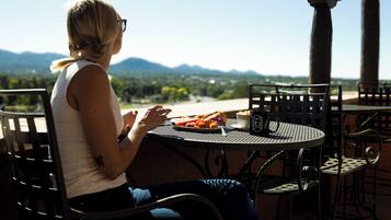 Desayuno bufé gratuito y diario