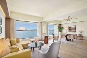 Suite Deluxe | Literie de qualité, minibar, coffre-fort pour ordinateur portable