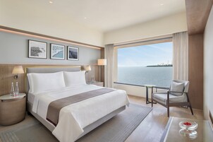 Trident Suite | Premium bedding, minibar, in-room safe, individually furnished