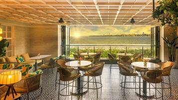 2 か所のレストラン、朝食、ランチ、ディナーに営業 (アジア料理)