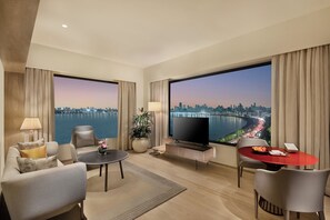 Phòng Suite (Trident) | Bộ đồ giường cao cấp, minibar, két bảo mật tại phòng 