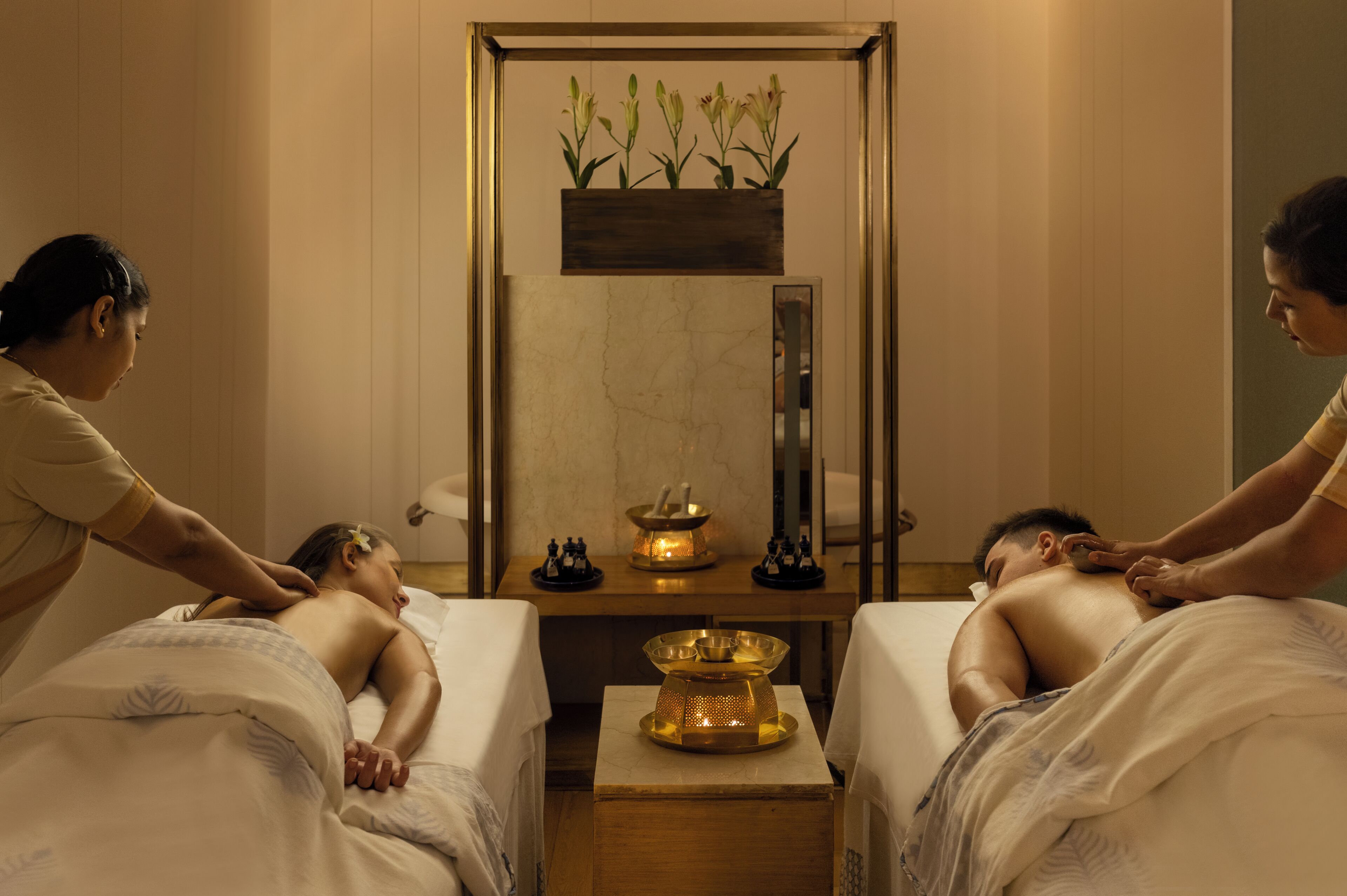 Bilik rawatan pasangan, bilik wap, rawatan badan, balut badan 