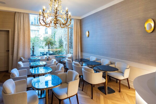 Daily buffet breakfast (EUR 25 per person)