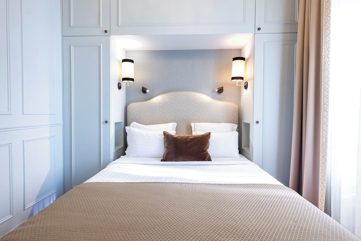 1 bedroom, premium bedding, minibar, in-room safe