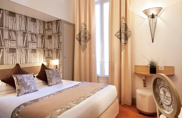 Ropa de cama de alta calidad y minibar 