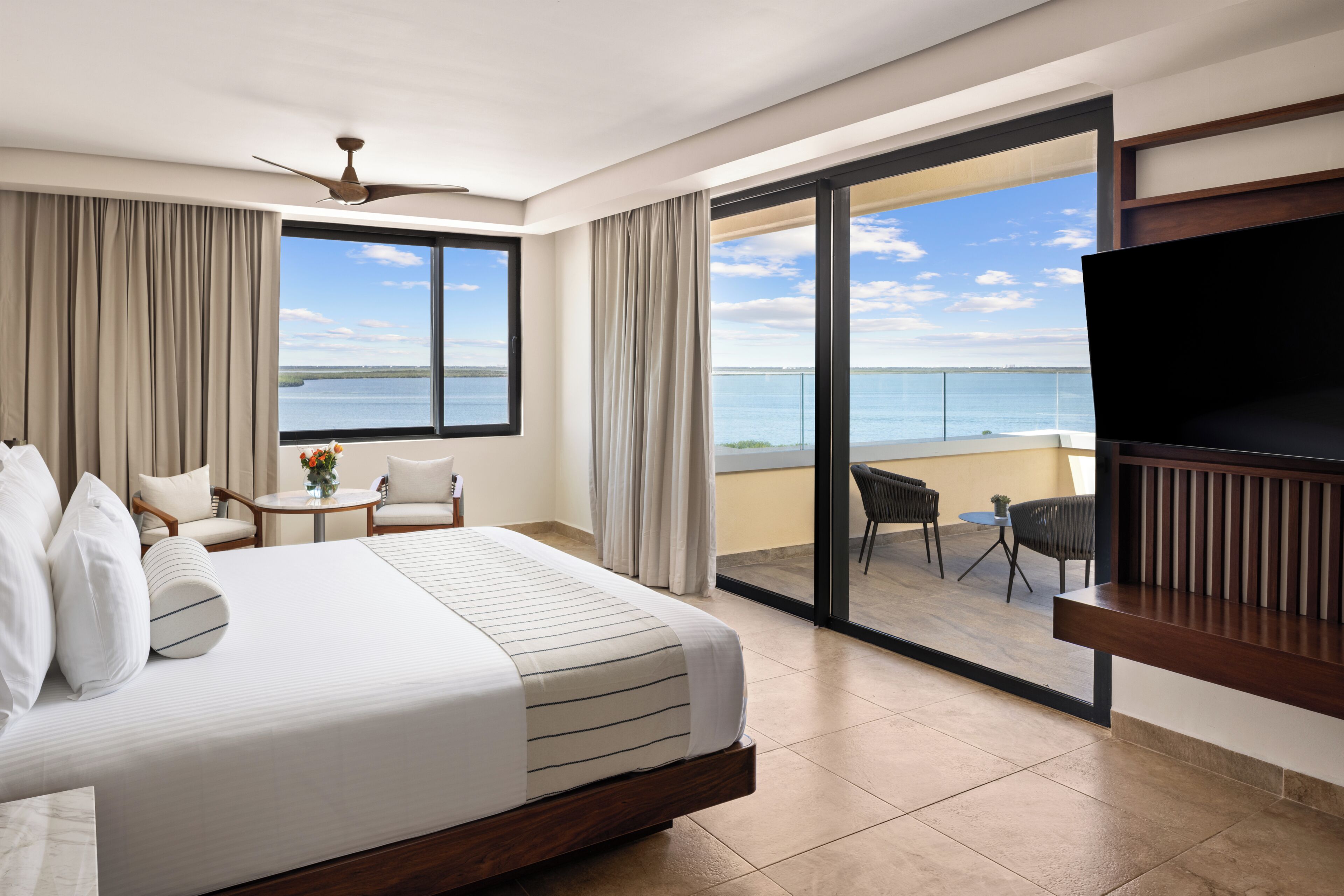 Preferred Club Lagoon View Plunge Pool Terrace King