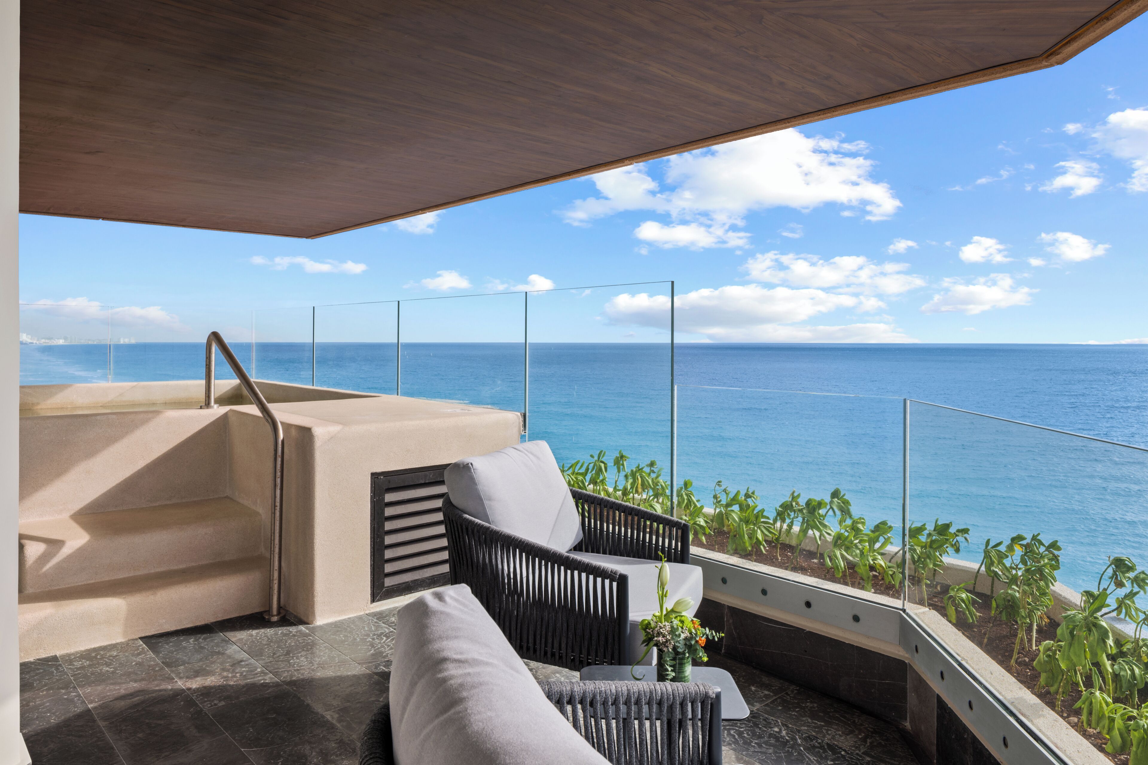 Preferred Club Master Suite Ocean Front Plunge Pool | Vue de la chambre