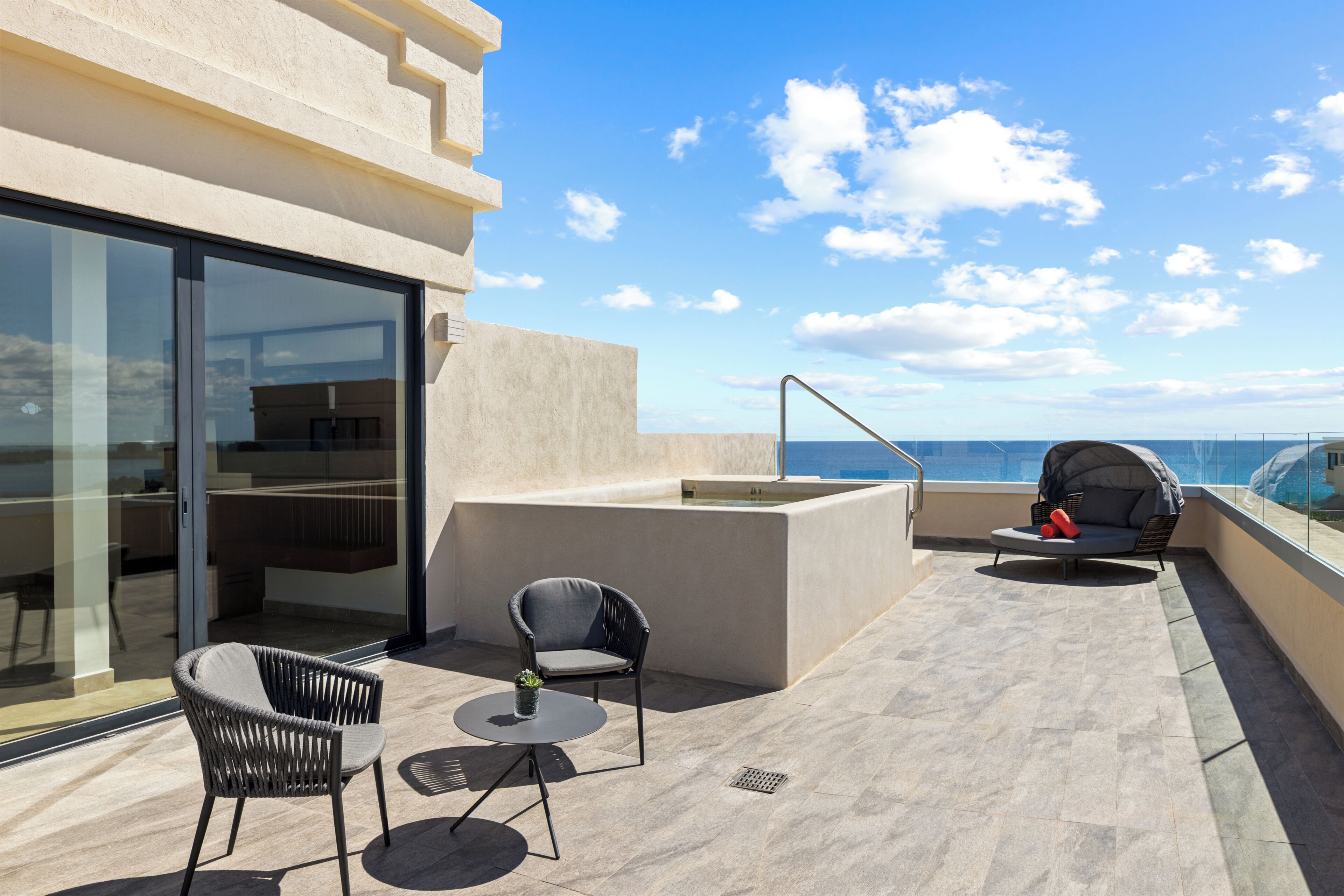 Preferred Club Ocean Front Plunge Pool Terrace King | Terrace/patio