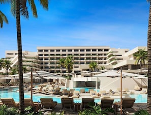 6 outdoor pools, open 8:00 AM to 6:00 PM, pool umbrellas, sun loungers