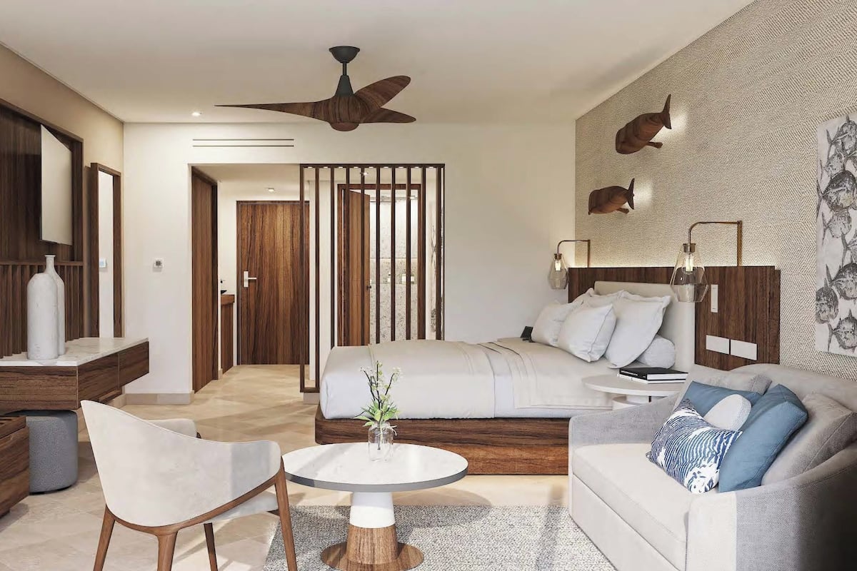 Tropical View Balcony King | Literie de qualité, lit avec matelas à plateau-coussin, minibar