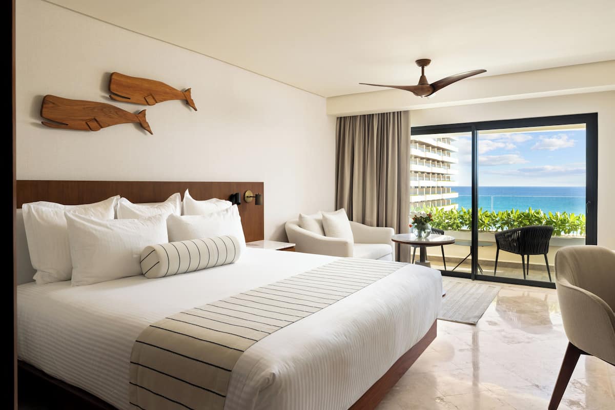 Deluxe Ocean View Balcony King | 部屋からの景観