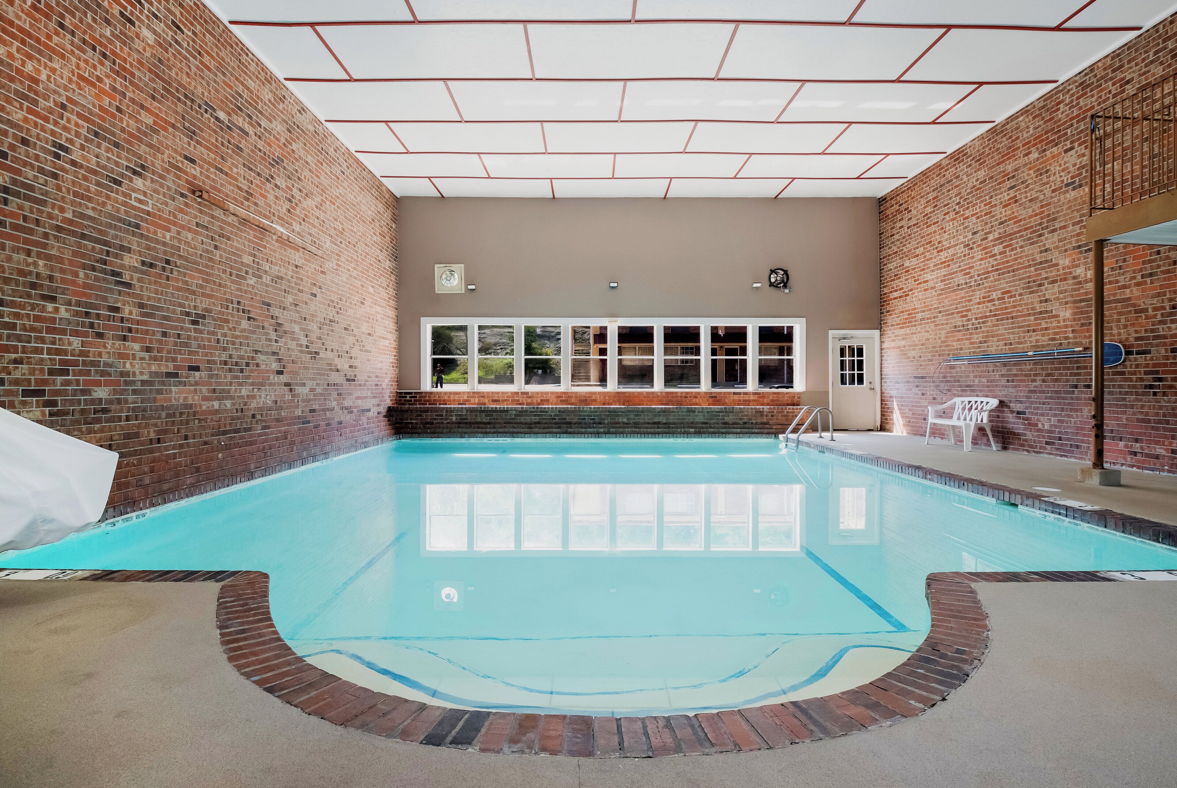 Inomhuspool och uppvärmd pool