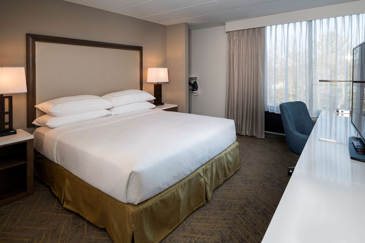 Room, 1 King Bed, Accessible (Roll-In Shower, Mobility)