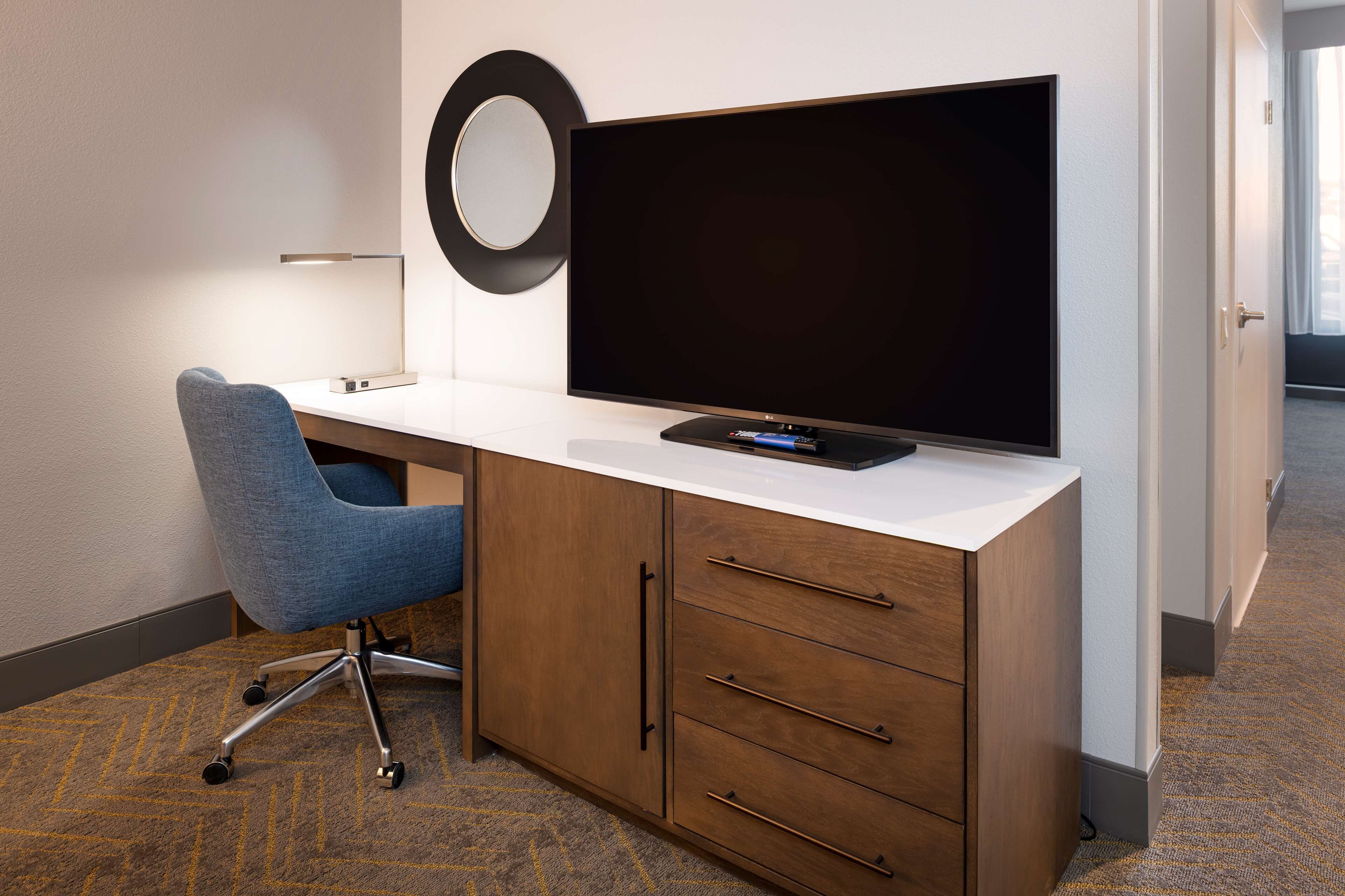 in-room safe, desk, laptop workspace, blackout curtains