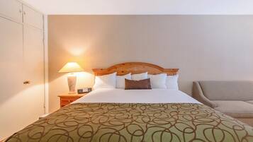 Premium bedding, pillowtop beds, in-room safe, desk