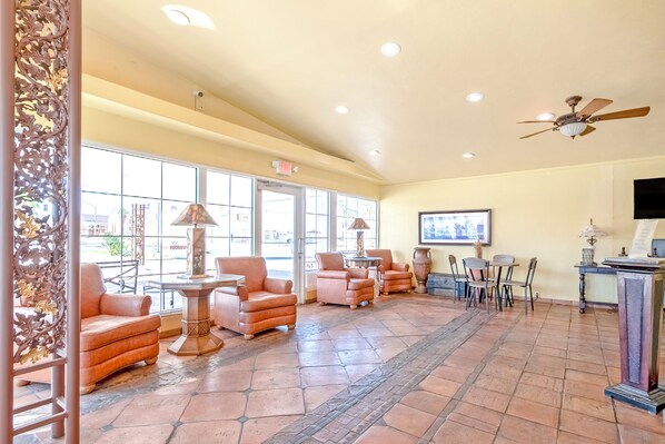 Reception - Historic Coronado Motor Hotel by OYO (Yuma)