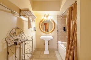 Eco-friendly toiletries, towels - Historic Coronado Motor Hotel by OYO (Yuma)