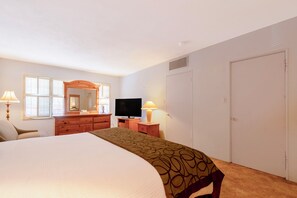 King Bed Apartment Non-Smoking | 1 間睡房、高級寢具、特厚豪華床墊、房內夾萬