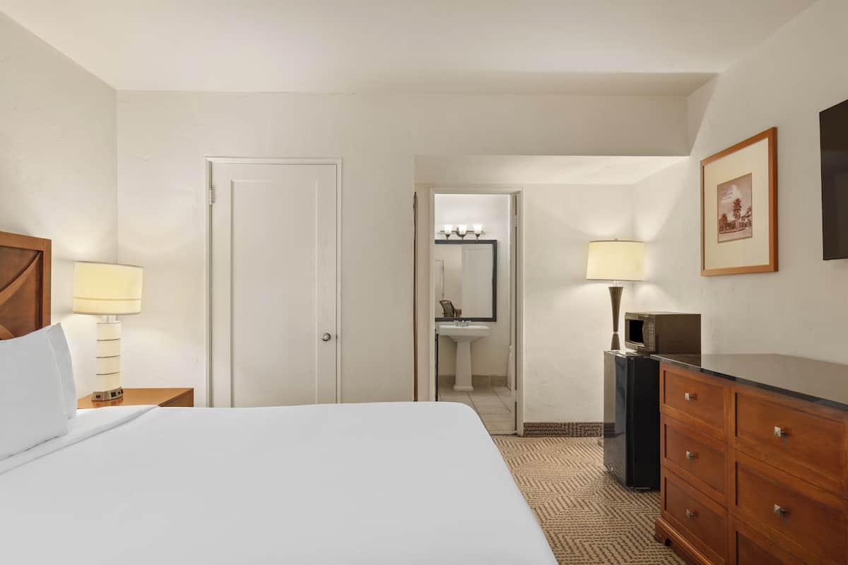 1 bedroom, premium bedding, pillow-top beds, in-room safe