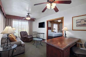Business Apartment, 1 King Bed, Non Smoking | Premium bedding, pillowtop beds, in-room safe, desk