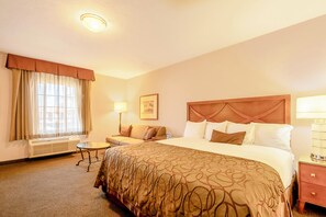 Executive Suite-Non-Smoking | 1 bedroom, premium bedding, pillowtop beds, in-room safe - Historic Coronado Motor Hotel by OYO (Yuma)