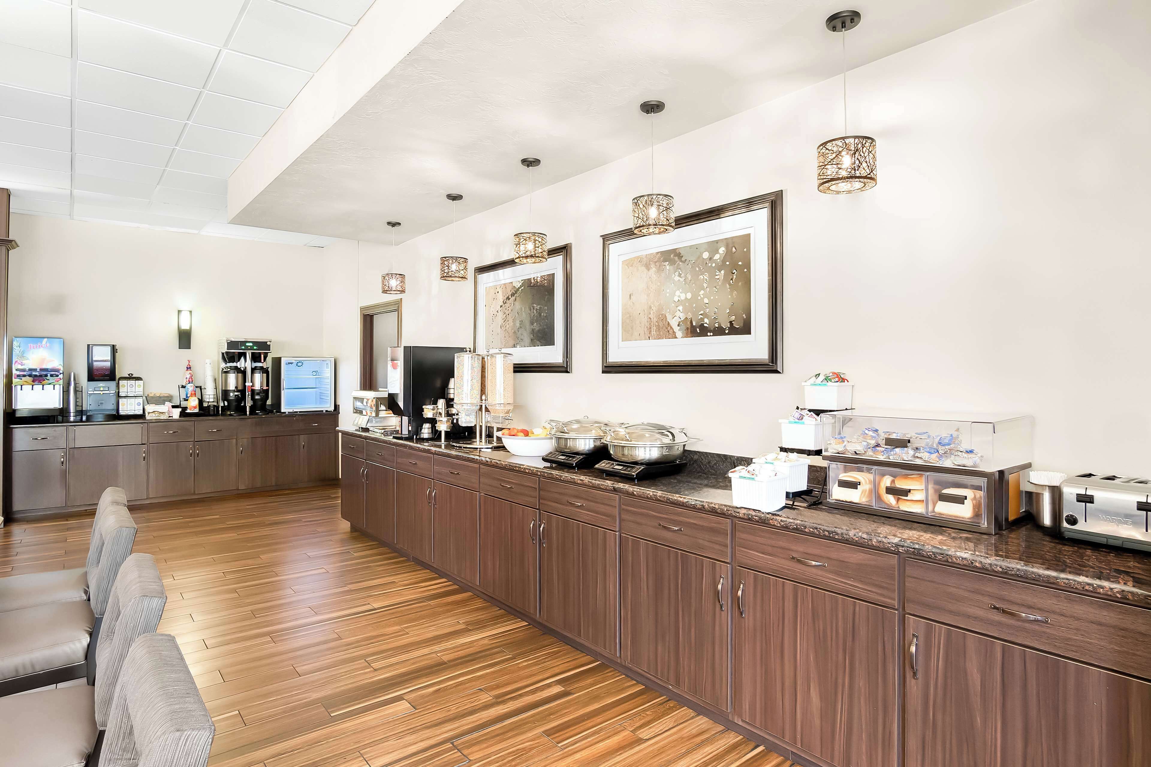 Free daily buffet breakfast