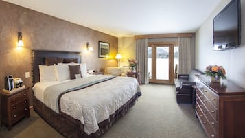 Rom – deluxe, 1 kingsize-seng, utsikt mot innsjø | Strykejern/-brett, barnesenger og ekstrasenger (mot et tillegg)