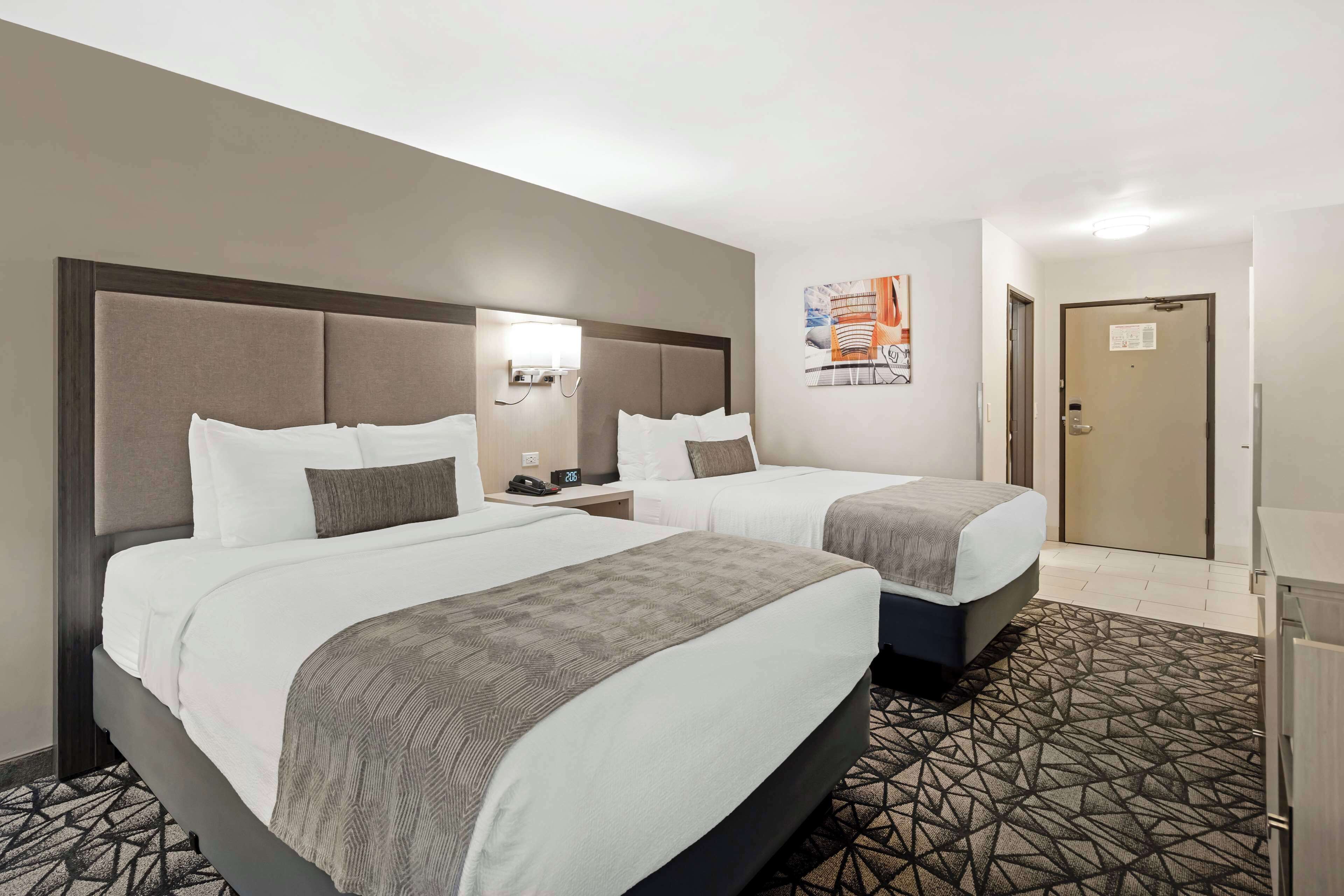 individually decorated, individually furnished, desk, laptop workspace