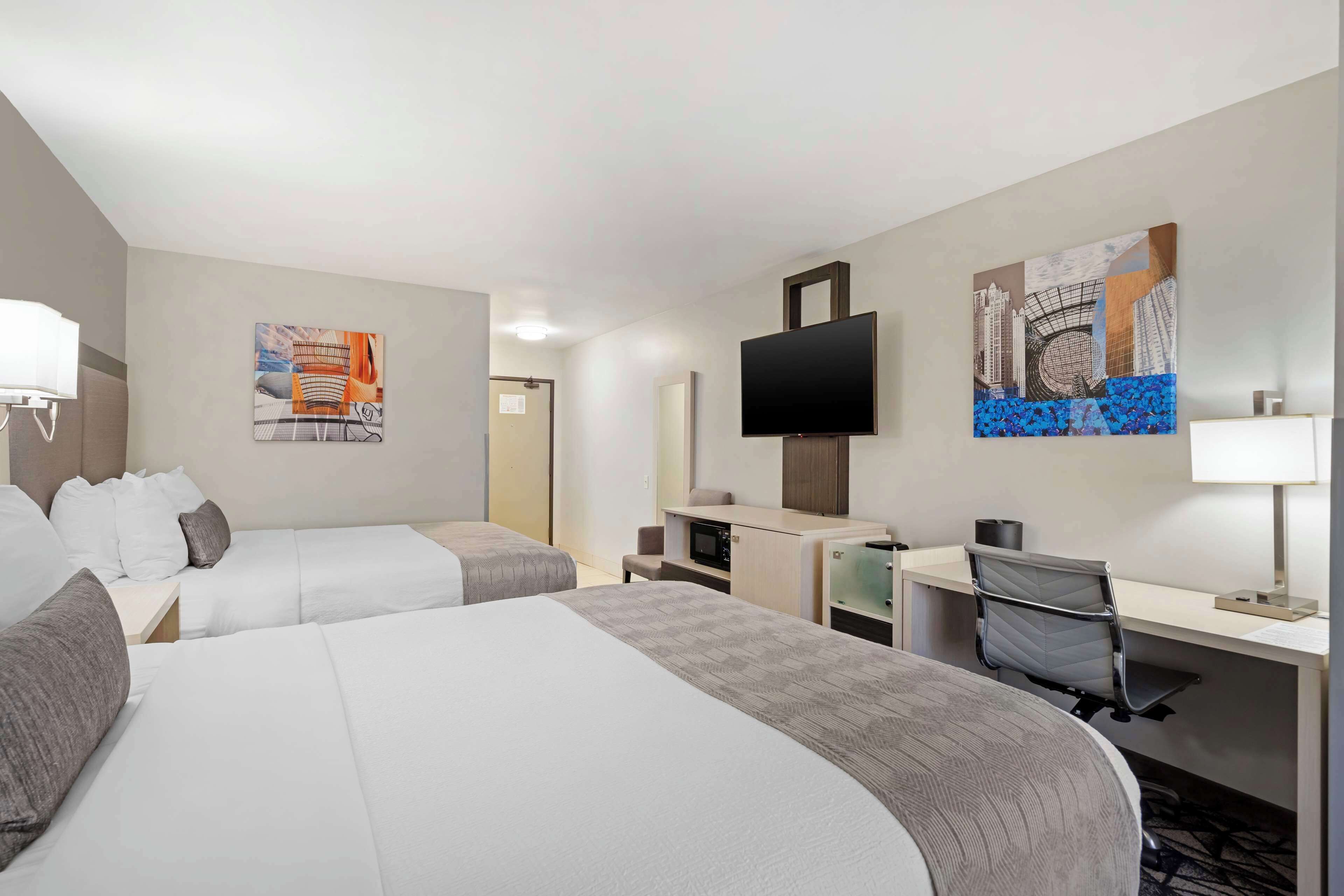 individually decorated, individually furnished, desk, laptop workspace