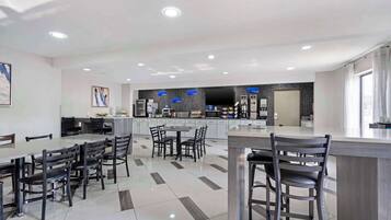 Free daily continental breakfast