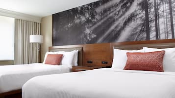 Egyptian cotton sheets, premium bedding, in-room safe, desk