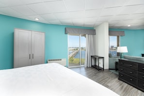 Suite, 1 King Bed (Scenic View) | Pillow-top beds, in-room safe, desk, blackout curtains