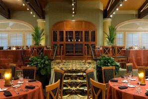 Breakfast, lunch, dinner served; American cuisine, golf course views 