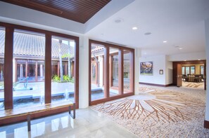 Meeting facility