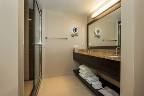 Ducha del cuarto de baño