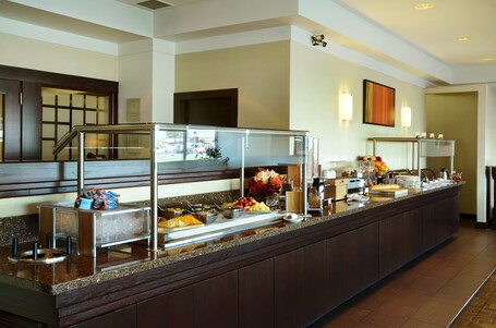 Hilton Winnipeg Airport Suites - Image 3