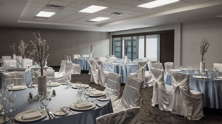 Hilton Winnipeg Airport Suites - Image 17