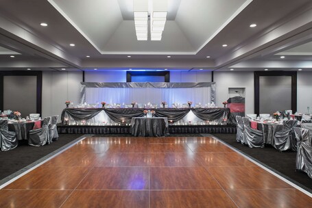 Hilton Winnipeg Airport Suites - Image 37