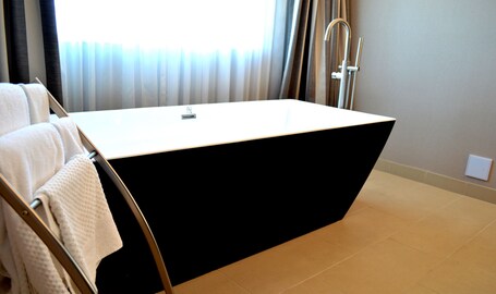 Hilton Winnipeg Airport Suites - Image 55