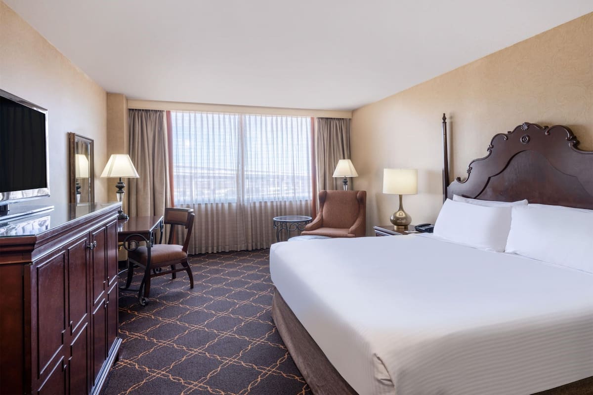 1 bedroom, in-room safe, desk, blackout drapes